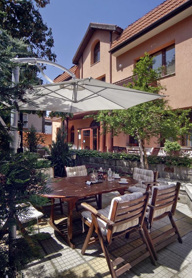Anita House Hotel Perushtitsa Buitenkant foto