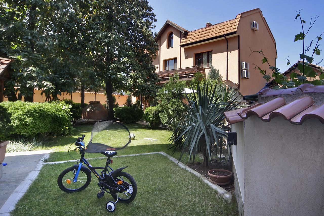 Anita House Hotel Perushtitsa Buitenkant foto