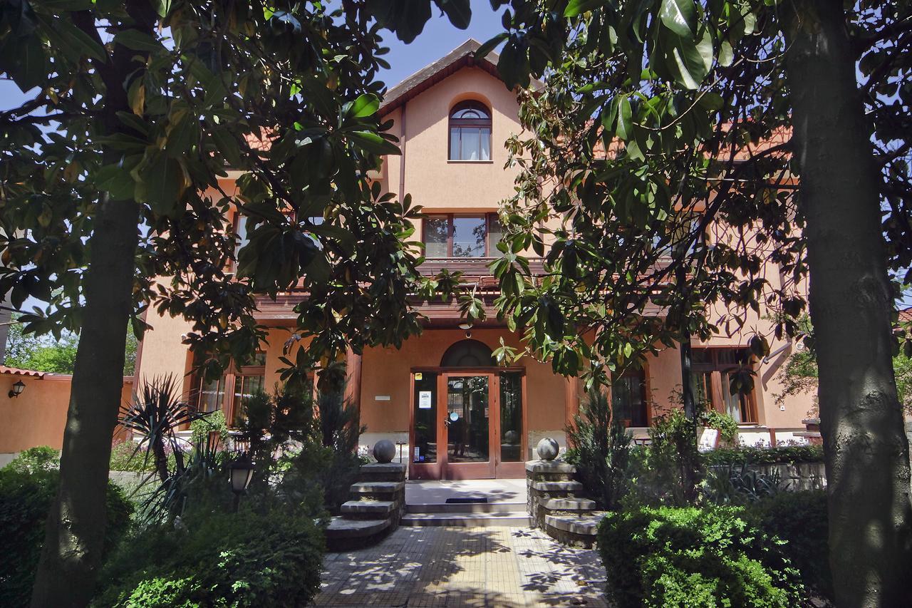 Anita House Hotel Perushtitsa Buitenkant foto