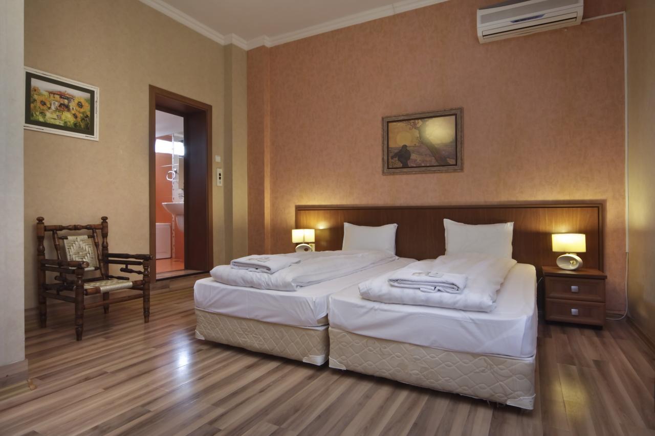 Anita House Hotel Perushtitsa Buitenkant foto