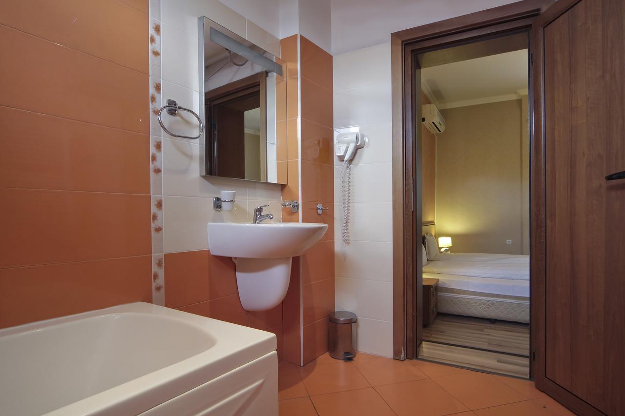 Anita House Hotel Perushtitsa Buitenkant foto