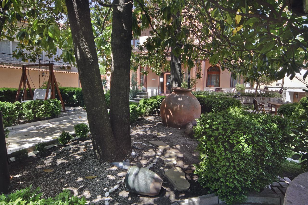 Anita House Hotel Perushtitsa Buitenkant foto