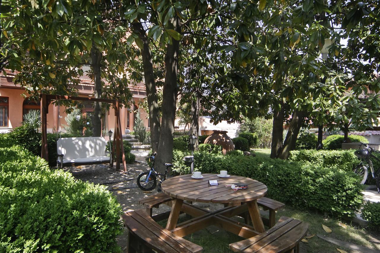 Anita House Hotel Perushtitsa Buitenkant foto