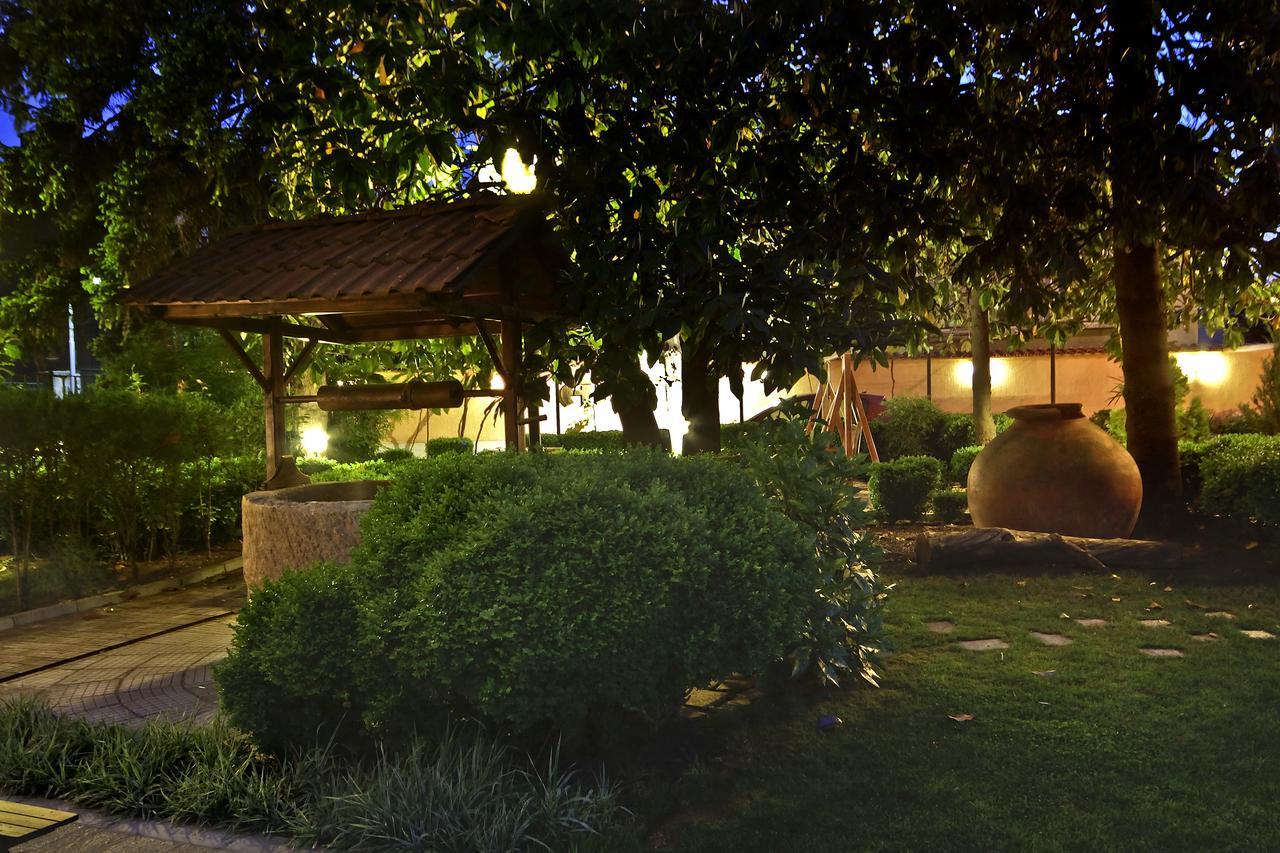 Anita House Hotel Perushtitsa Buitenkant foto