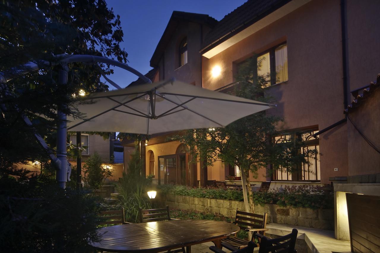 Anita House Hotel Perushtitsa Buitenkant foto