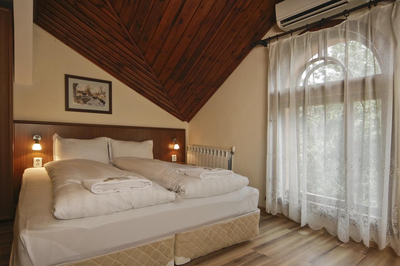 Anita House Hotel Perushtitsa Buitenkant foto